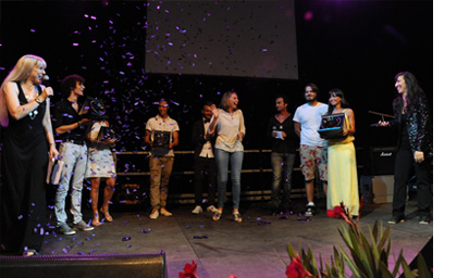 Rossana de Pace premiata da Mietta alla Quarta Edizione del Premio Valentina Giovagnini