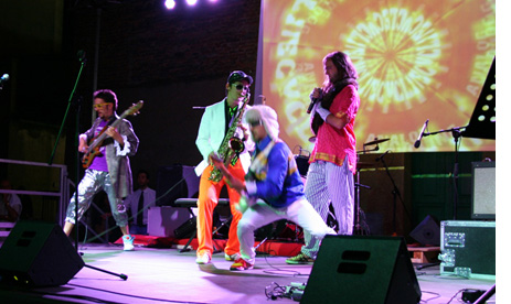 Gli Elefunk si esibiscono dopo il successo alla Prima Edizione del Premio Valentina Giovagnini